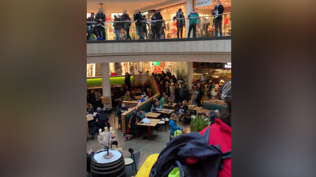 Rund 250 Menschen sollen im Einkaufszentrum gewesen sein.