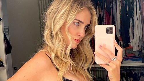 Chiara Ferragni Teilt Heisses Unterwasche Selfie Mit Xl Babybauch