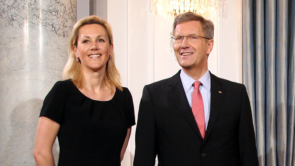 Bettina Wulff hielt ihr Eheversprechen ein und stärkte ihrem Mann Christian auch in schlechten Zeiten den Rücken.