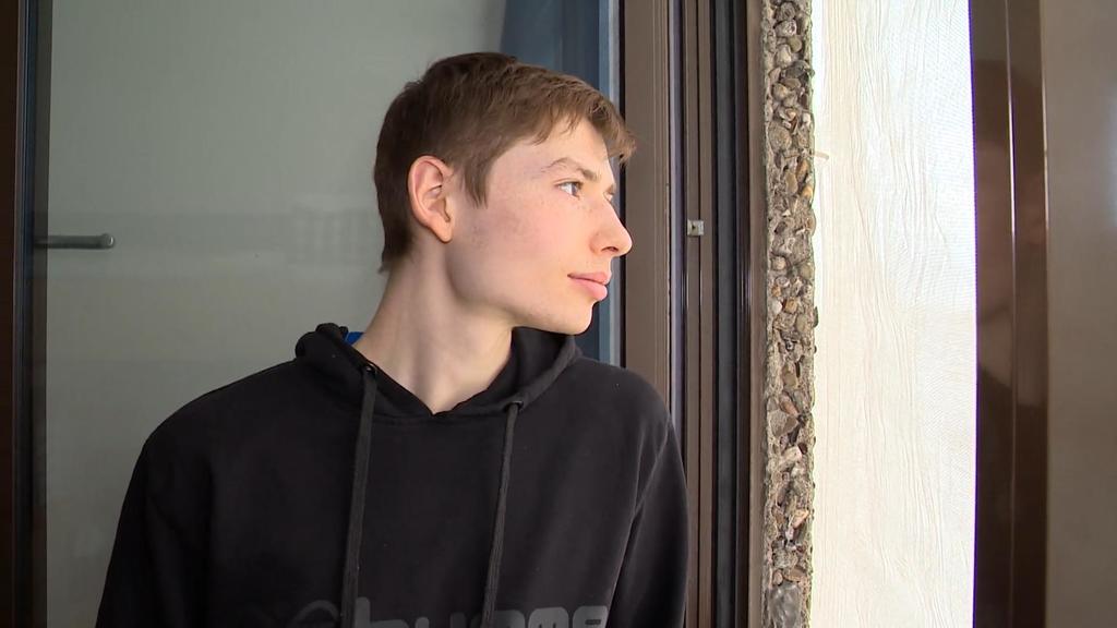 Studentenwohnheim der Kölner Sporthochschule verhüllt