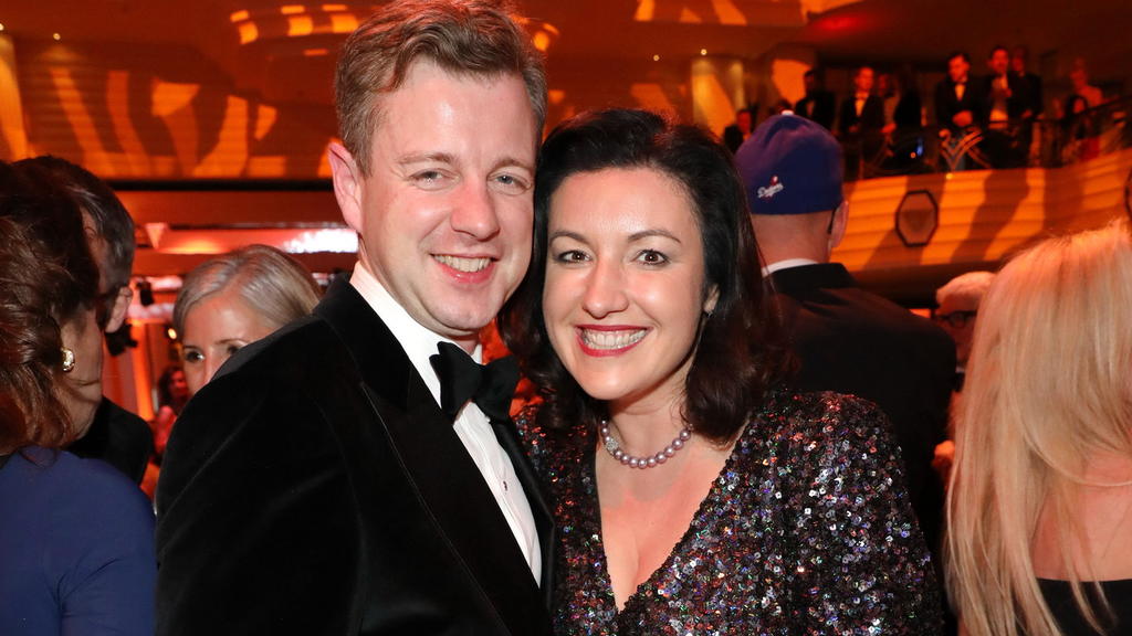 Dorothee und Oliver Bär stehen als Politiker und Power-Couple gemeinsam in der Öffentlichkeit und unterstützen sich gegenseitig.