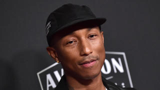 Pharrell Williams arriving at the 23rd Annual Hollywood Film Awards in Beverly Hills, California - Nov 3, 2019 - 23rd Annual Hollywood Film Awards, Beverly Hills California United States Beverly Hilton Hotel PUBLICATIONxINxGERxSUIxAUTxONLY Copyright: xOxConnorx h00614385