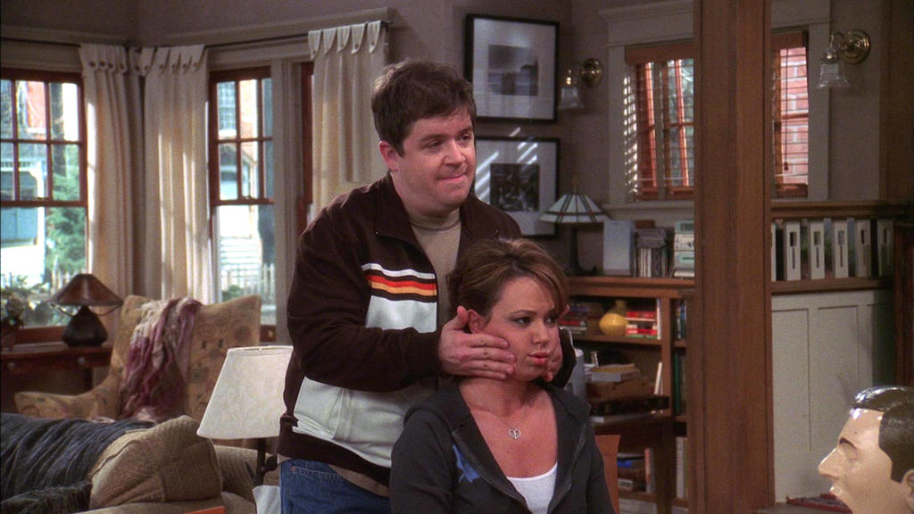 Spence (Patton Oswalt) und Carrie (Leah Remini) in "King of Queens"