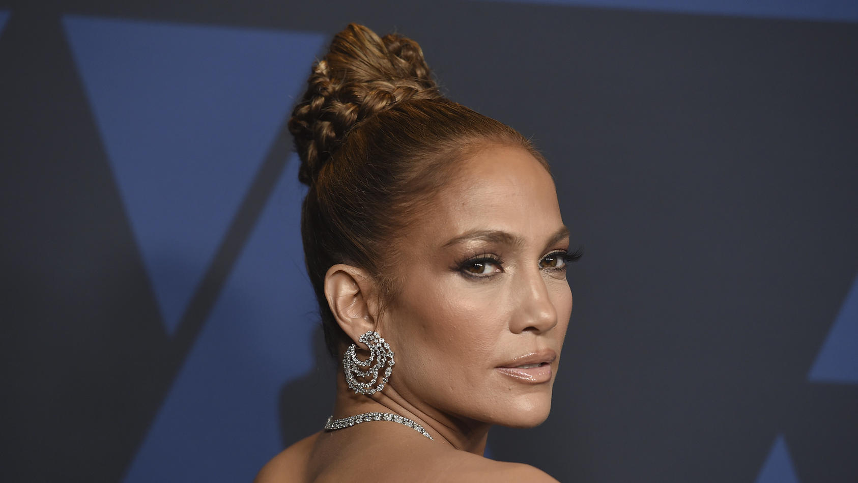Sängerin Jennifer Lopez wirbt mit ihrer Familie für ihre Beautyprodukte.