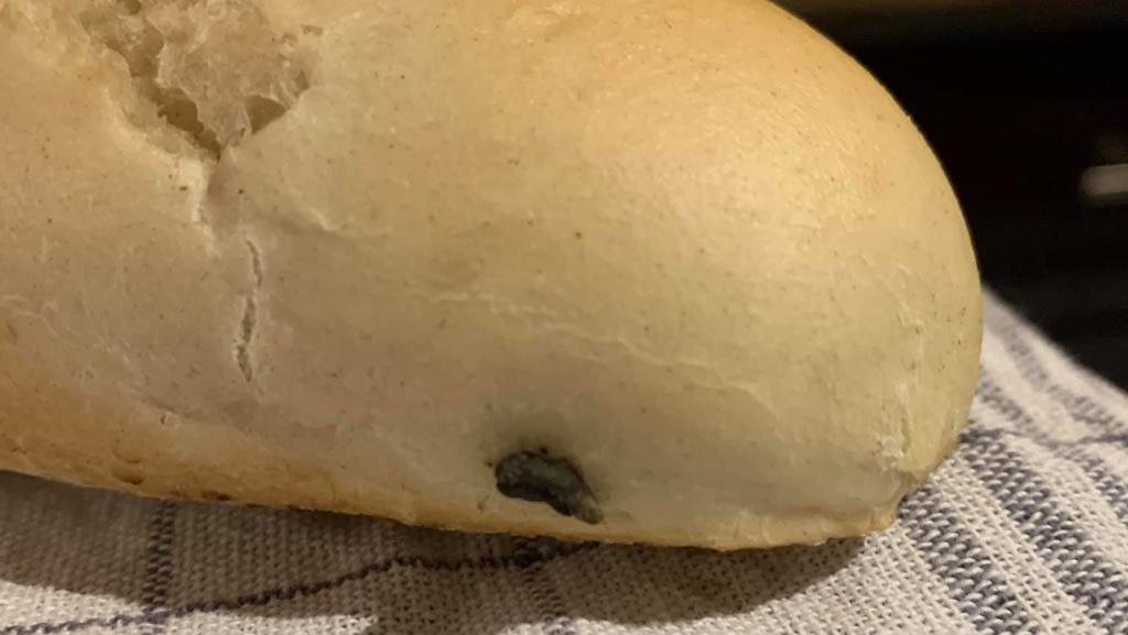 Baguette-Brötchen mit Nager-Kot