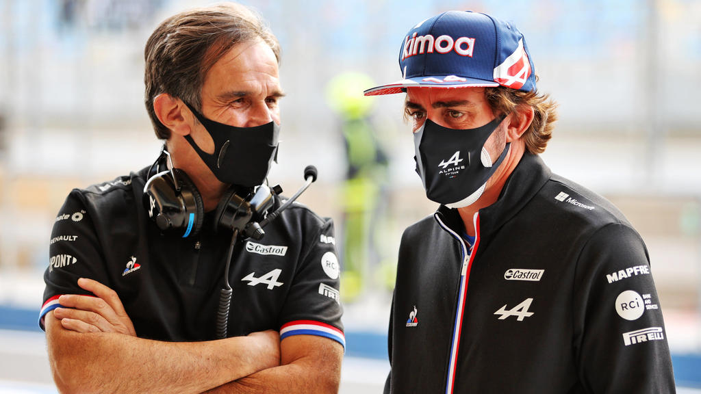 F1 Grand Prix of Bahrain Davide Brivio ITA, Alpine F1 Team, 14 Fernando Alonso ESP, Alpine F1 Team, F1 Grand Prix of Bahrain at Bahrain International Circuit on March 28, 2021 in Sakhir, Bahrain. Photo by James Moy/XPB/Alpine F1 Team/FIA Pool via HO