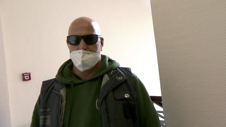Prozess gegen Terror-Zwilling aus Zörbig - Bruder pöbelt RTL-Team an - Haftbefehl Im Zweifel Gegen Den Angeklagten Film