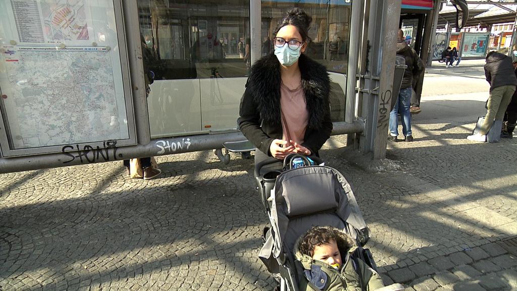 Mutter und Kind im Bahnhof angegriffen