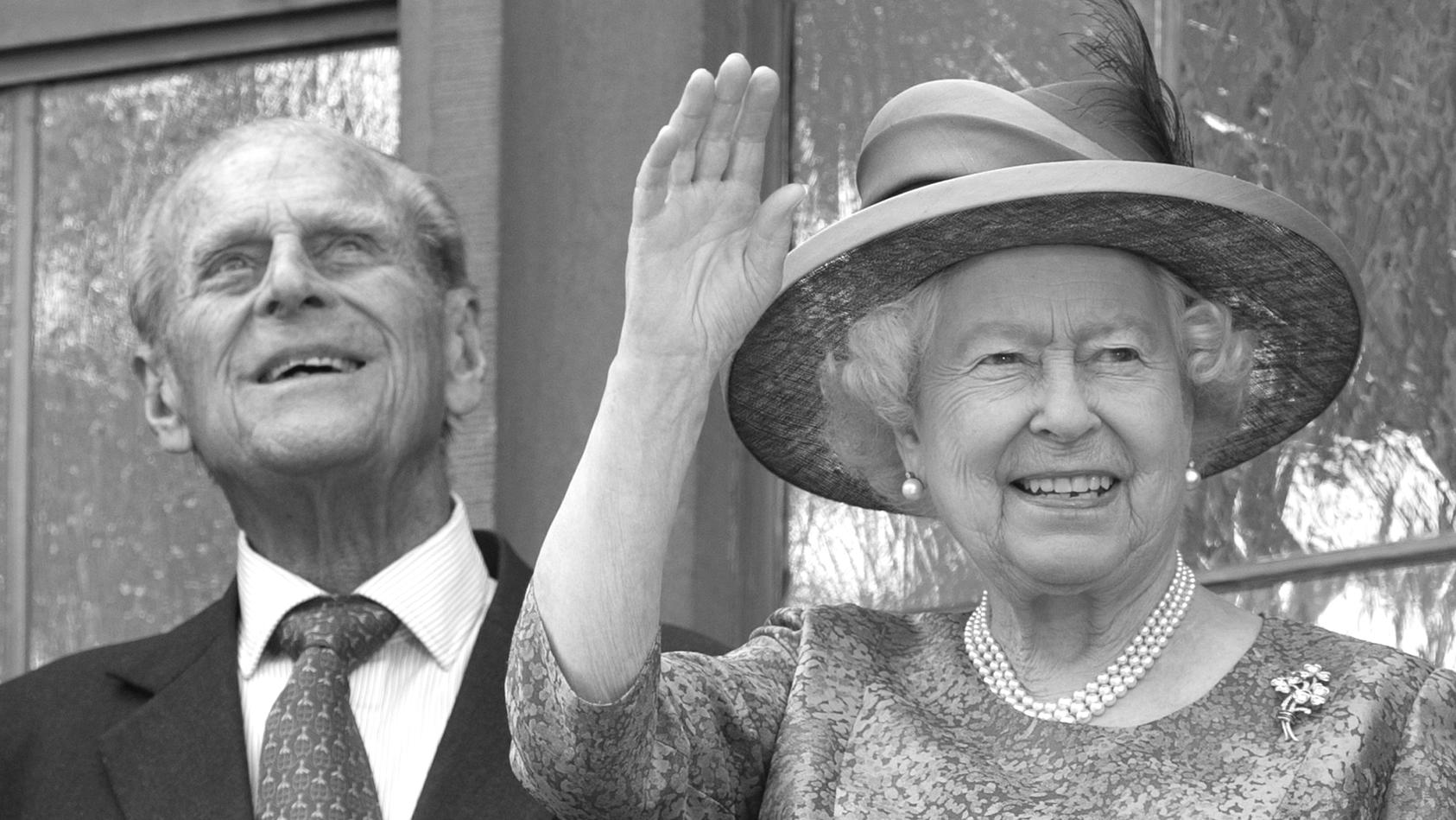 Als Prinz Philip starb, soll Ehefrau und Königin des Vereinigten Königreichs Elisabeth II an seiner Seite gewesen sein.