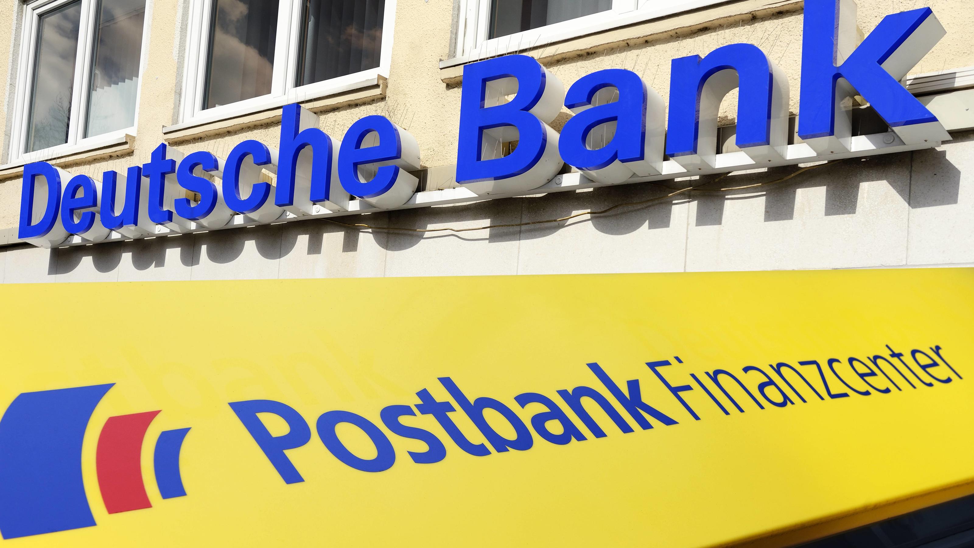 Deutsche Bank Und Postbank Massiver Stellenabbau In Den Filialen