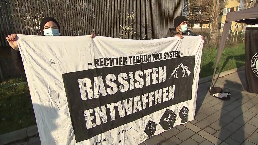 Prozessauftakt Stuttgart: Rechte Terrorgruppe wollte "demokratisches System abschaffen"