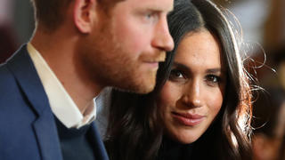 ARCHIV - 13.02.2018, Großbritannien, Edinburgh: Meghan, Herzogin von Sussex und ihr Mann, Prinz Harry nehmen an einem Empfang für junge Leute im Holyroodhouse Palast in Edinburgh teil. (zu dpa "Harry und Meghan zum Tod Philips: «Du wirst schwer vermisst werden») Foto: Andrew Milligan/PA Wire/dpa +++ dpa-Bildfunk +++