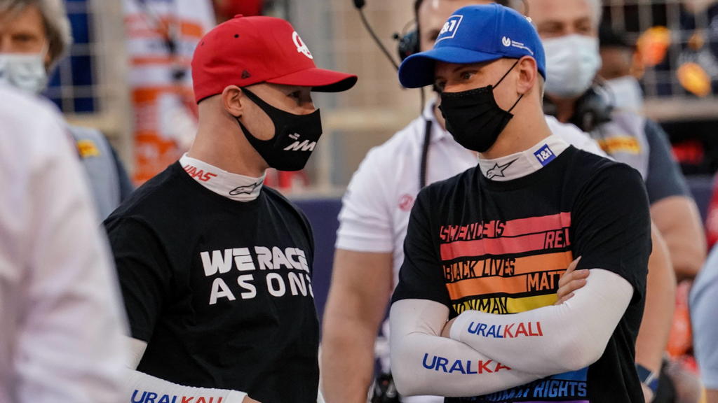 Formula 1 Gulf Air Bahrain Grand Prix 2021 / 28.03.2021, Bahrain International Circuit, Sakhir, Formula 1 Gulf Air Bahrain Grand Prix 2021 ,im Bild Nikita Mazepin RUS 9, Haas F1 Team, Mick Schumacher DEU 47, Haas F1 Team mit *** Formula 1 Gulf Air