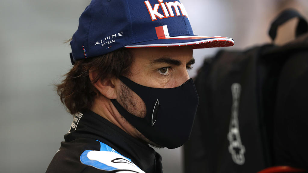 Formula 1 2021: Bahrain GP BAHRAIN INTERNATIONAL CIRCUIT, BAHRAIN - MARCH 28: Fernando Alonso, Alpine F1 during the Bahrain GP at Bahrain International Circuit on Sunday March 28, 2021 in Sakhir, Bahrain. Photo by Charles Coates / LAT Images Images