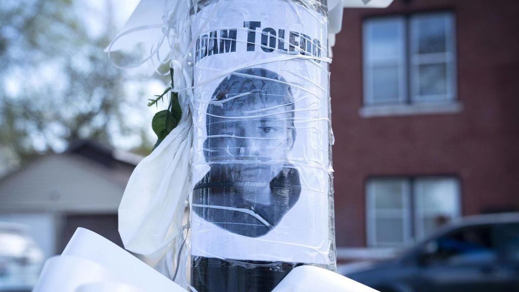 April 15, 2021: An image of Adam Toledo appears at a memorial site on Thursday, April 15, 2021, near where he was fatally shot by Chicago police in the Little Village neighborhood. - ZUMAm67_ 20210415_zaf_m67_090 Copyright: xE.xJasonxWambsgansx