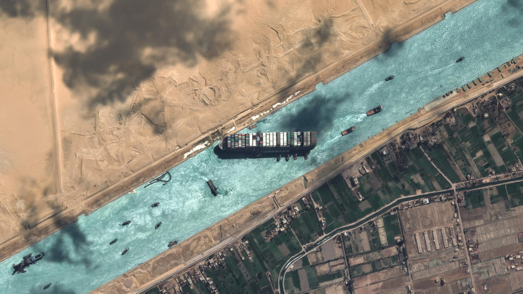 Das auf Grund gelaufene Containerschiff «Ever Given» blockiert den Suezkanal.