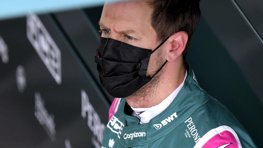 VETTEL Sebastian Aston Martin F1 Team FIA Formel 1 Saison 2021 in Imola am 17. 04. 2021 in Imola *** VETTEL Sebastian Aston Martin F1 Team FIA Formula 1 Season 2021 at Imola on 17 04 2021 at Imola