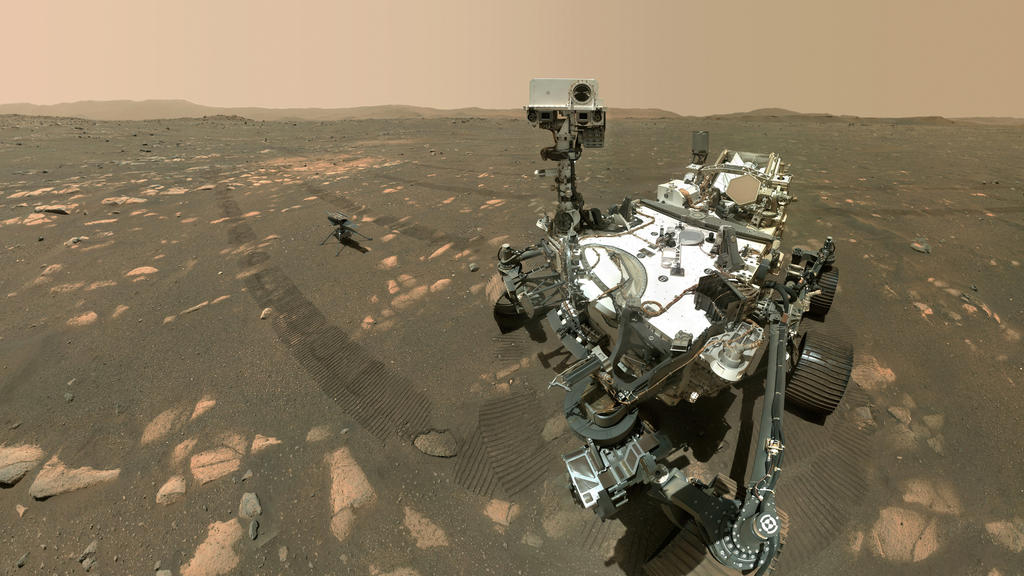 Bild vom Mars: Ein Selfie des NASA-Helikopters Ingenuity und des Mars Rovers Perseverance.