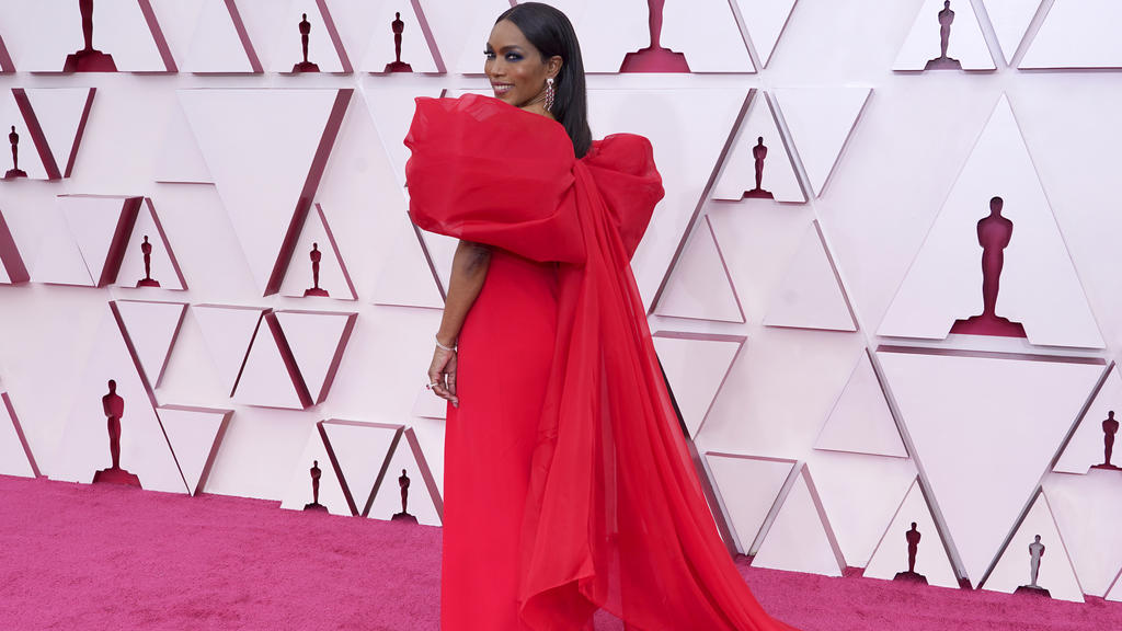 Angela Bassett