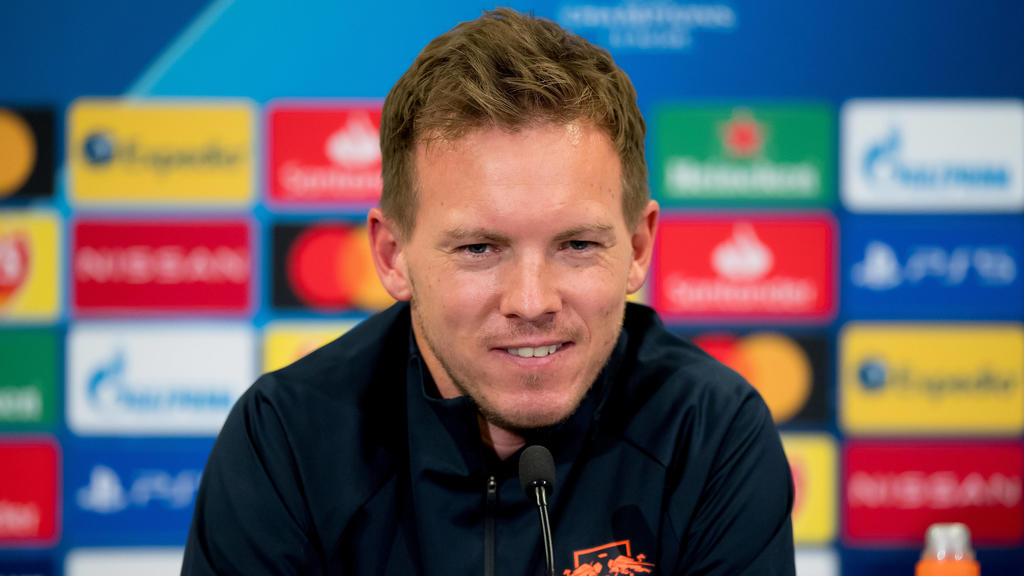Leipzigs Trainer Julian Nagelsmann bei der Pressekonferenz vor dem UEFA Champions League Spiel RB Leipzig gegen Manchester United, ManU / 07.12.2020, Red Bull Akademie in Leipzig. PK RB Leipzig *** Leipzig coach Julian Nagelsmann at the press confer