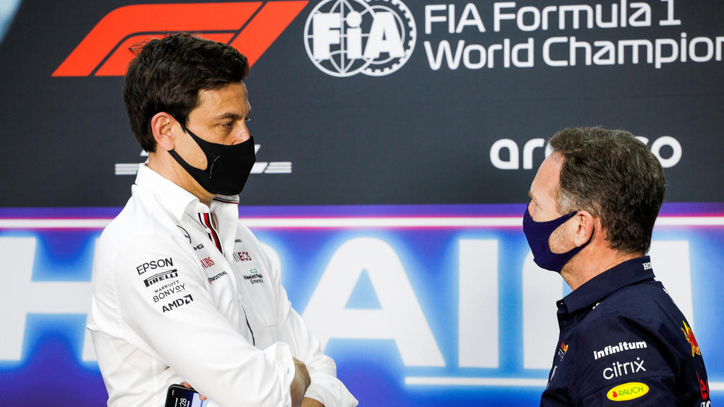 Formula One F1 - Bahrain Grand Prix - Bahrain International Circuit, Sakhir, Bahrain - March 26, 2021 Mercedes' Team Principal Toto Wolff with Red Bull Team Principal Christian Horner during the press conference FIA/Handout via REUTERS ATTENTION