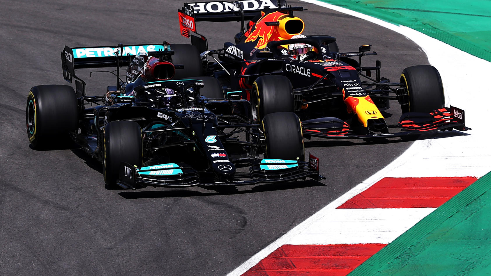Formel 1 in Portugal Lewis Hamilton weist Max Verstappen zurecht