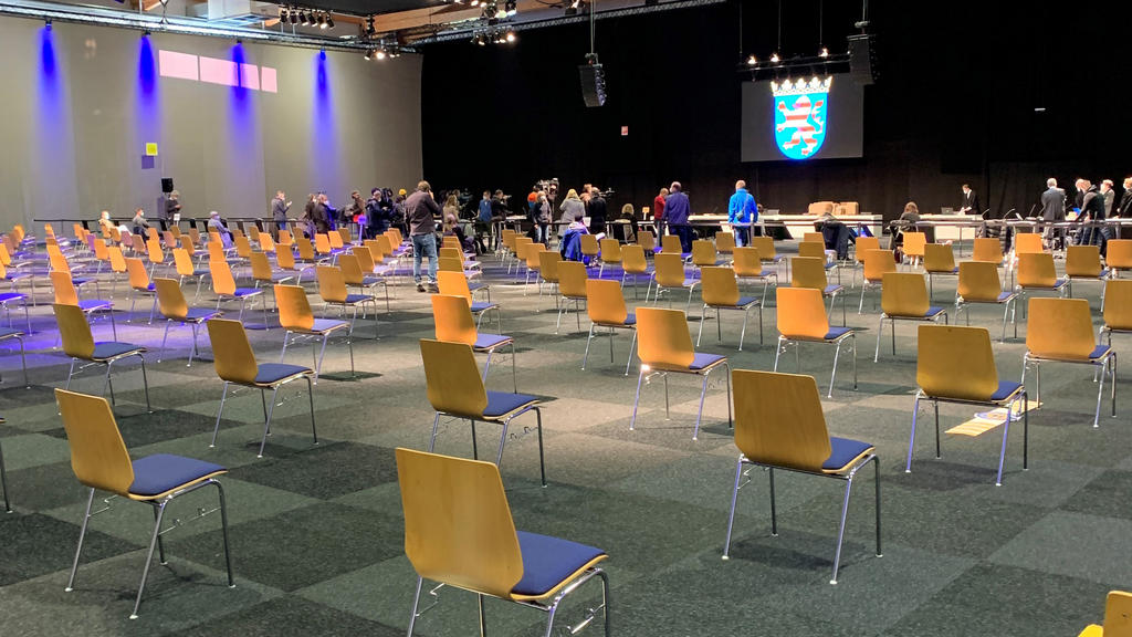 Prozess gegen Volkmarsener Amokfahrer Maurice P.: Die Kasseler Messehalle wird zum Gerichtssaal - über 400 Gäste sind geladen.