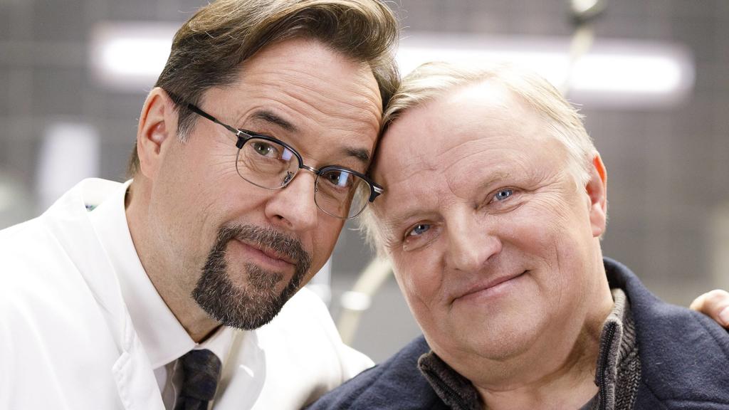 Jan Josef Liefers und Axel Prahl beim Fototermin am Set des ARD-Krimis Tatort - Lakritz (AT) in der Max-Planck-Straße 37b. Köln, 26.03.2019 *** Jan Josef Liefers and Axel Prahl at the photo shoot at the set of the ARD crime thriller Tatort Lakritz AT