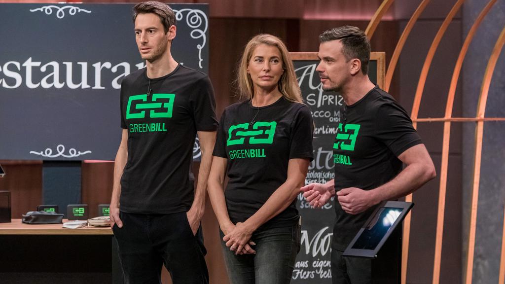 Giulia Siegel stellt mit ihrem Team "GreenBill" vor