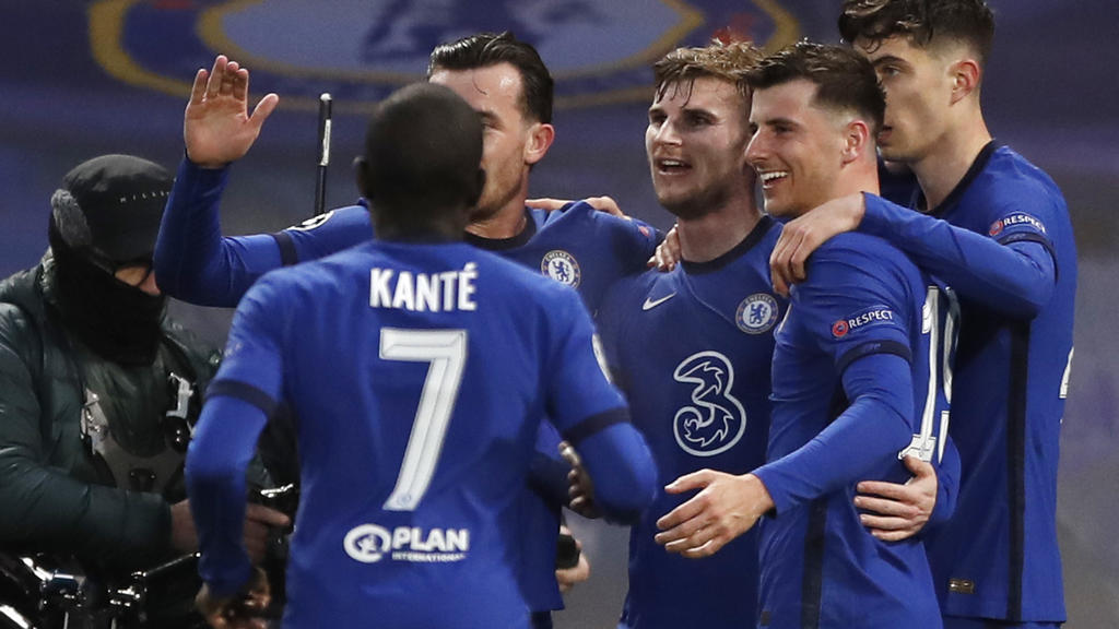 05.05.2021, Großbritannien, London: Fußball: Champions League, FC Chelsea - Real Madrid, K.o.-Runde, Halbfinale, Rückspiel im Stamford Bridge Stadion. Chelseas Timo Werner (3.v.r) feiert mit seinem Teamkollegen sein Tor zum 1:0. Foto: Alastair Grant/