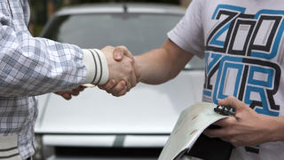 Der private Autoverkauf ist oft mit Stress verbunden. Ein Verkaufsexperten verrät hilfreiche Tipps.