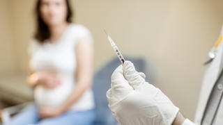Schwangere bei Impfung