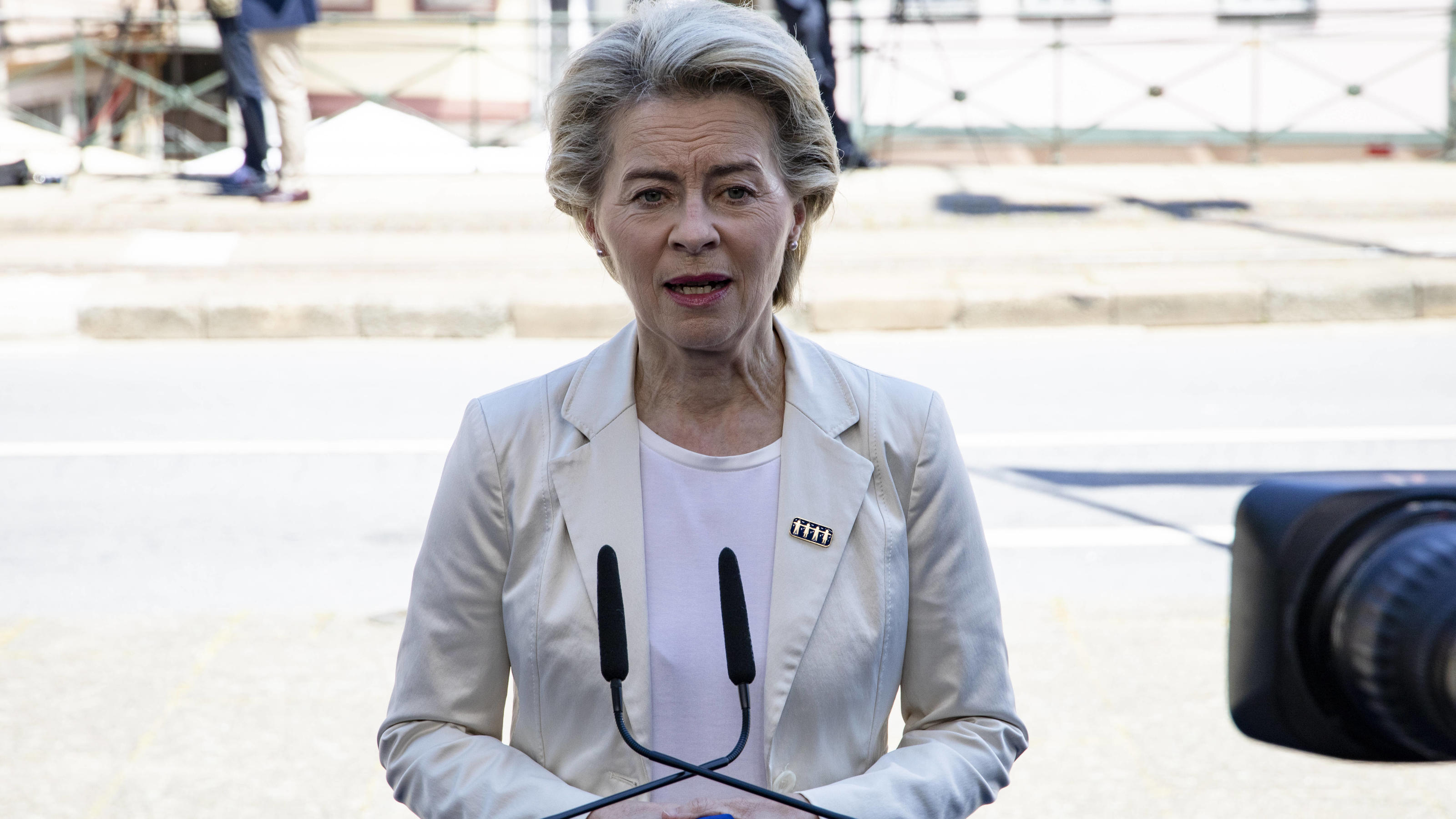 EU-Kommissionspräsidentin Ursula Von der Leyen spricht vor der Presse 