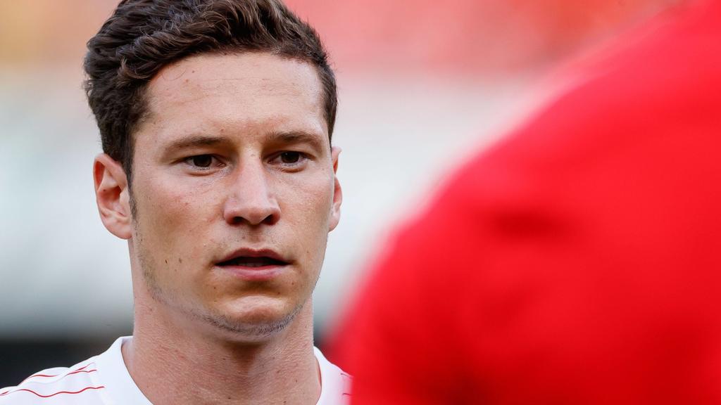 Nuernberg, Deutschland, 20.07.2019, Freundschaftsspiel, Testspiel, 1. FC Nuernberg - FC Paris Saint-Germain, Julian Draxler (PSG) schaut ( Nuernberg Max Morlock Stadium Bavaria Germany eu-images-01048-187966 *** Nuremberg, Germany, 20 07 2019, friend