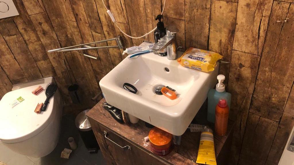 Toilette Willi Herren