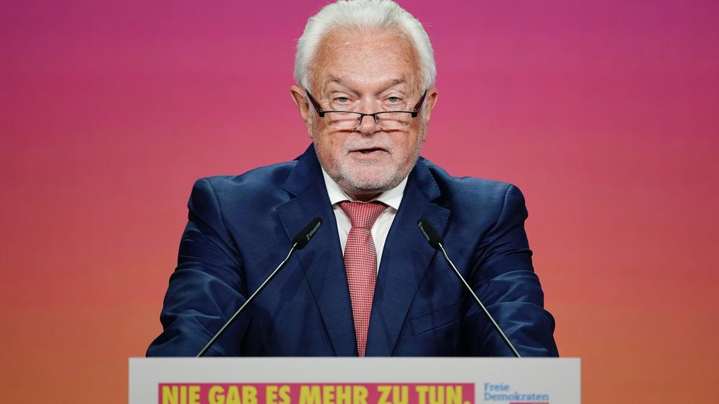 14.05.2021, Berlin: Wolfgang Kubicki, stellvertretender FDP-Parteivorsitzender und Bundesratsvizepräsident spricht zur Eröffnung beim Bundesparteitag der FDP. Der dreitägige Parteitag wird Coronabedingt ohne Delegierte vor Ort in digitaler Form durch