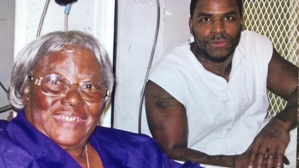 Quintin Jones und seine Großtante Berthena Bryant standen sich sehr nah. Dass er sie getötet hat, kann sich der verurteilte Mörder nicht verzeihen.
