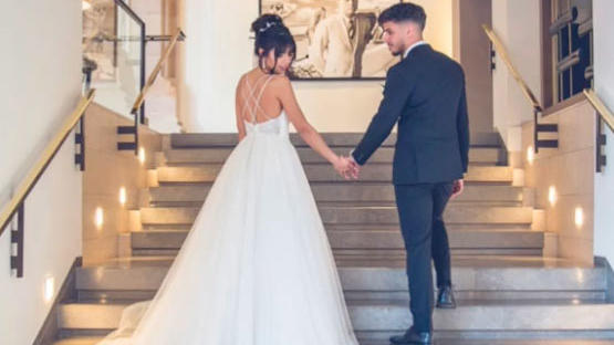 Im fünf Sterne Luxushotel "Villa Kennedy" in Frankfurt findet das Fotoshotting zu Sarahs Fake-Hochzeit statt.