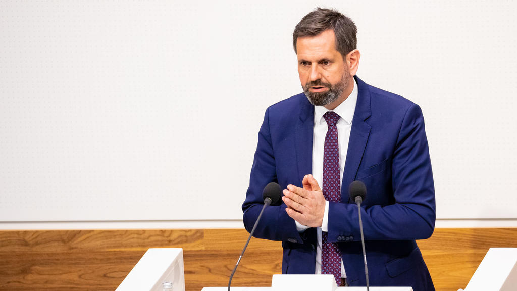 Niedersachsens Umweltminister Olaf Lies (SPD) hält die Wolfssichtungen für glaubwürdig.
