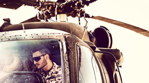 Vipstagram-Talk: GZSZ-Star Timur Ülker über seine traumatische Vergangenheit als Bundeswehr-Soldat.