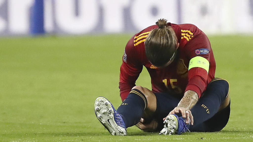 November 17, 2020, Sevilla, Spain: Sergio Ramos of Spain is injured during the UEFA Nations League group stage match between Spain and Germany at La Cartuja in Sevilla, Spain. Sevilla Spain - ZUMAd159 20201117_zia_d159_075 Copyright: xIndirax