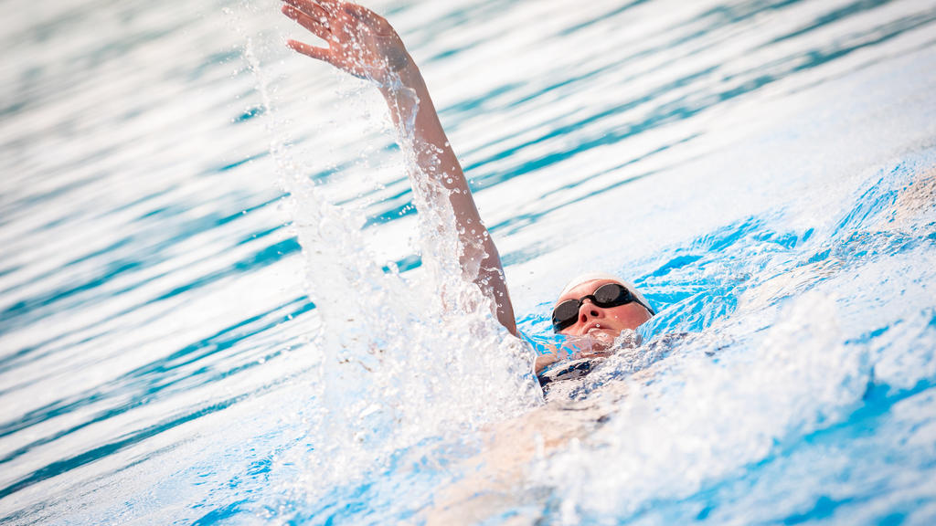 Schwimmen unter Pandemie-Bedingungen: Es gelten besondere Regeln.