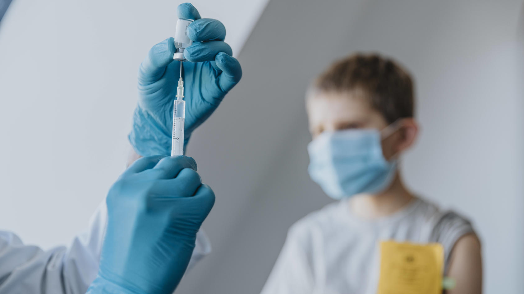 Wer entscheidet, ob sich ein Kind impfen lassen darf?