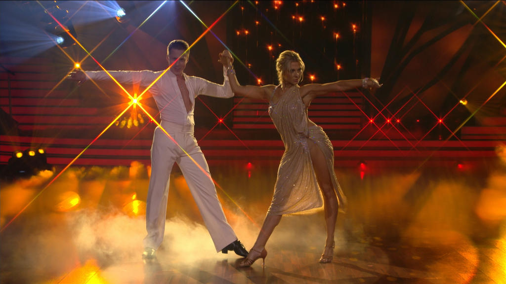 Valentina und Tanzpartner mit der Rumba!