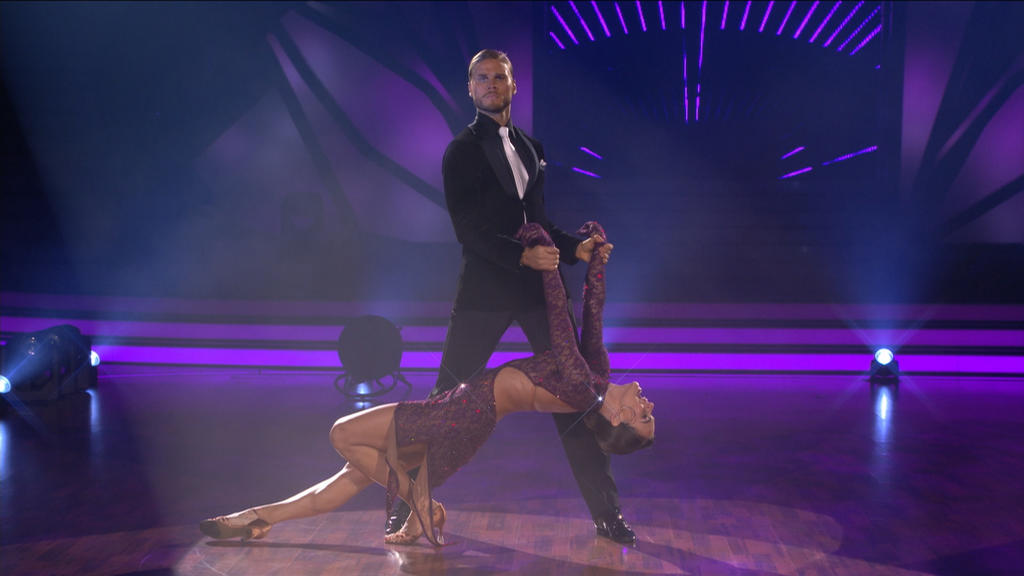 Rúrik legt mit dem Tango nach.