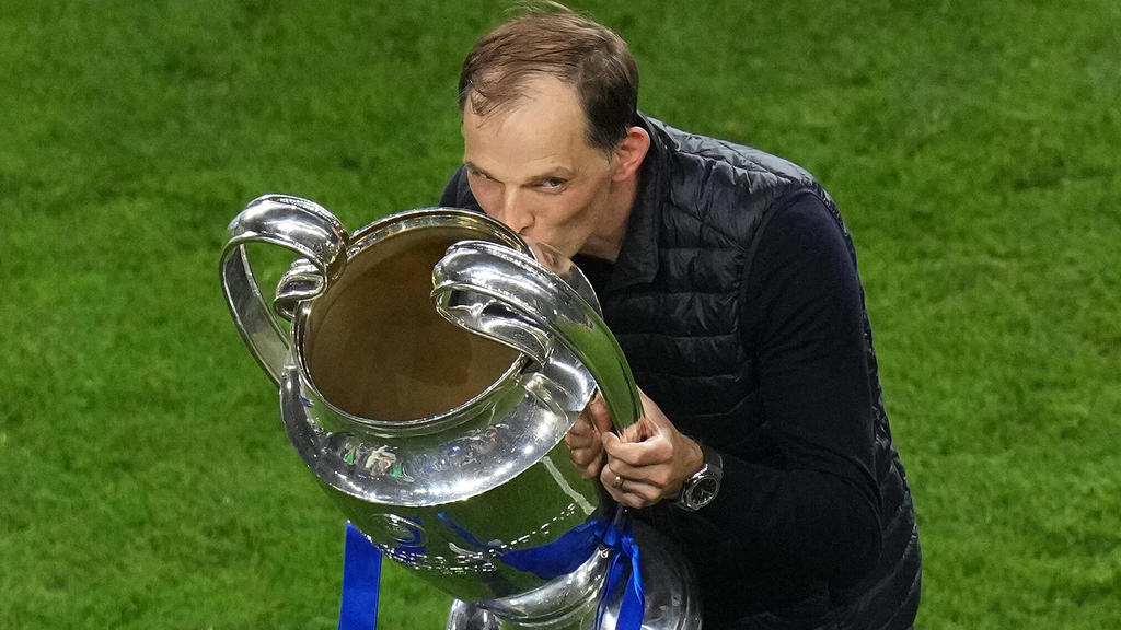 Manchester City v Chelsea - UEFA Champions League - Final - Estadio do Dragao Chelsea manager Thomas Tuchel celebrates with the trophy after the UEFA Champions League final match held at Estadio do Dragao in Porto, Portugal. Picture date: Saturday M