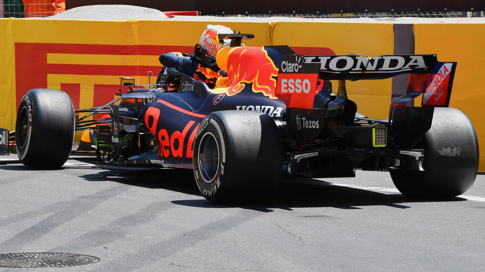 Formel 1 in Baku Max Verstappen versaut Qualifying-Probe mit Crash