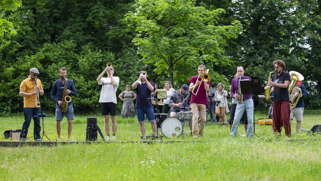 Dresdner Hochhaus unter Quarantäne - Balkonkonzert
