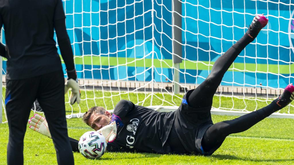 ZEIST, Netherlands, 09-06-2021, football, , training before the UEFA European Championship, EM, Europameisterschaft 2021, Netherlands goalkeeper Maarten Stekelenburg Training Netherlands for UEFA EURO, EM, Europameisterschaft,Fussball 2020 09-06 PUBL