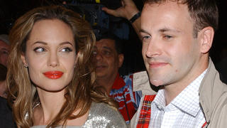 Angelina Jolie and her ex-husband Jonny Lee Miller pose together as they arrive at the "Peace one Day" premiere screening held at the Ziegfeld theatre in New York on Tuesday, September 20 2005. Photo by Nicolas Khayat +++(c) dpa - Report+++